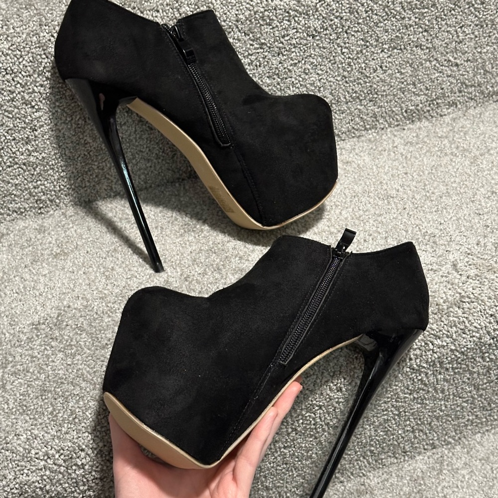 Elegant Black High Heel Platform Shoes